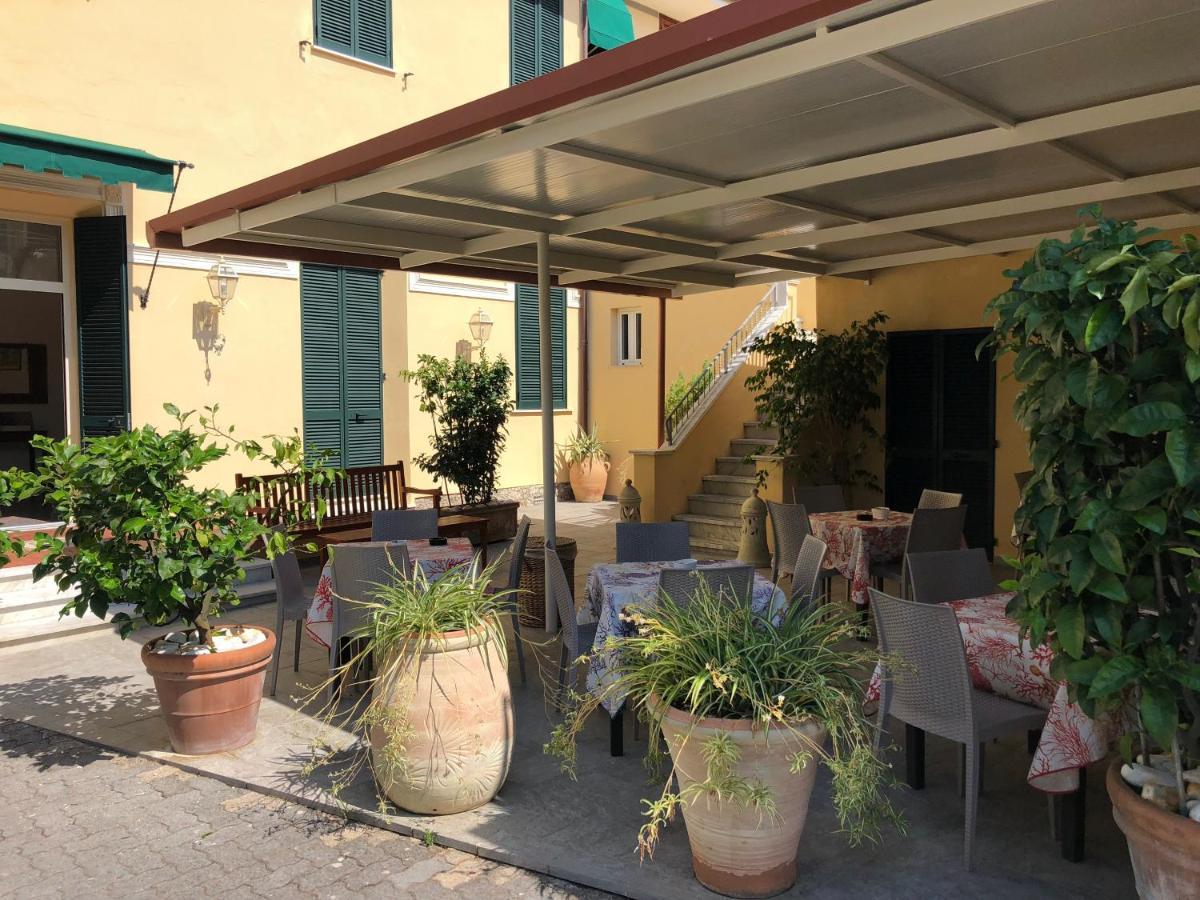 Hotel Verdesolemare Marina di Pietrasanta Ngoại thất bức ảnh