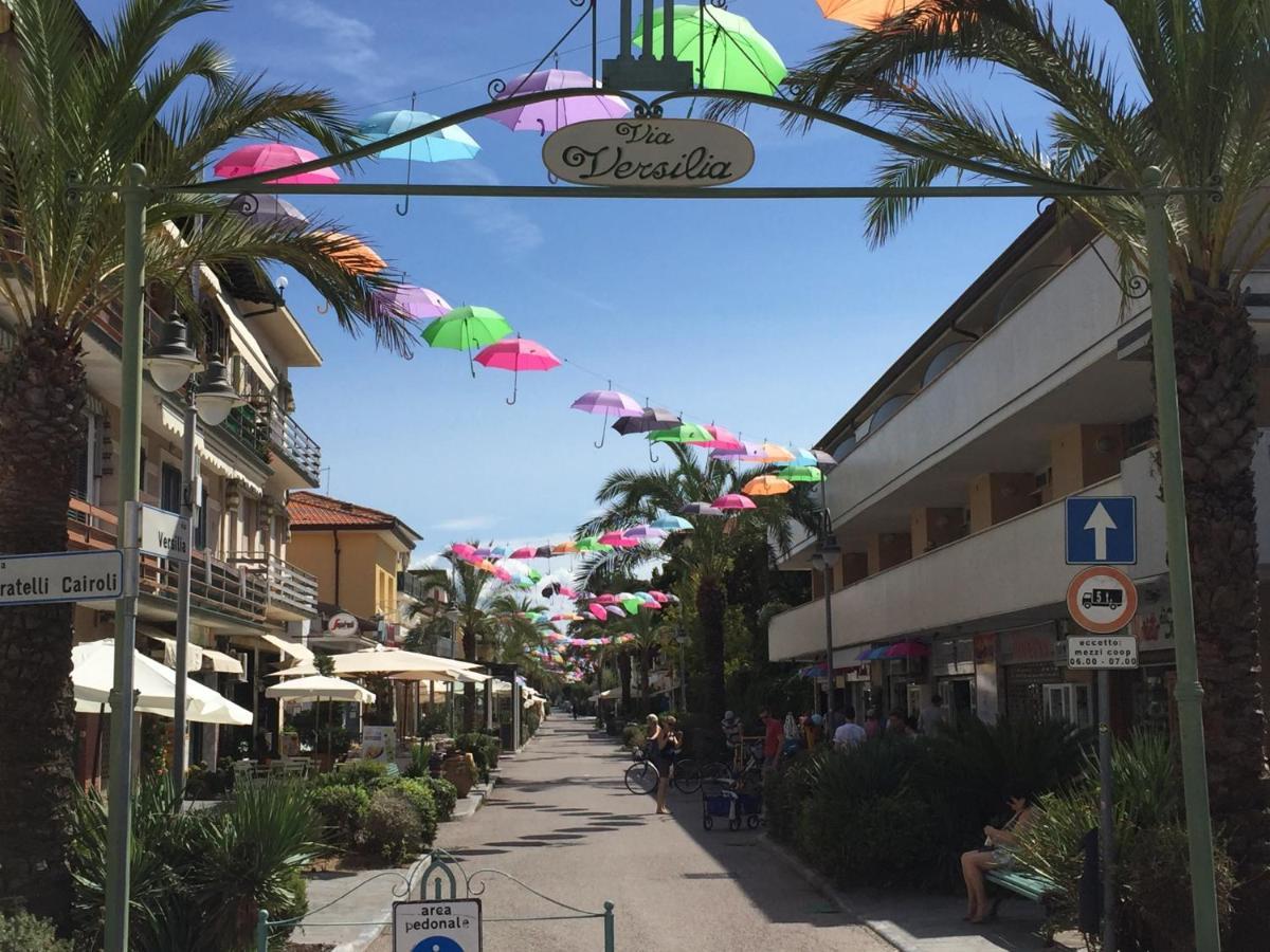 Hotel Verdesolemare Marina di Pietrasanta Ngoại thất bức ảnh
