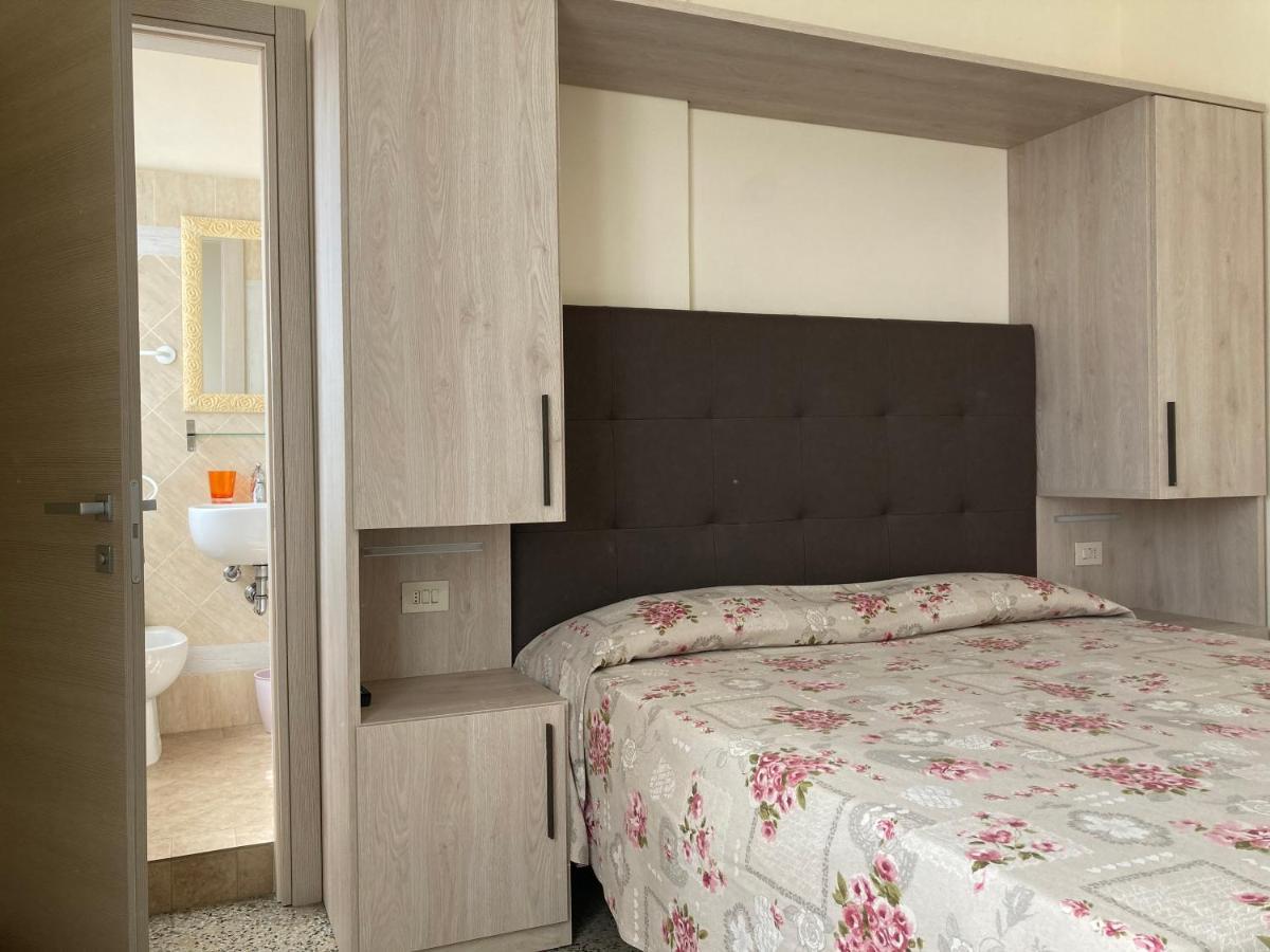 Hotel Verdesolemare Marina di Pietrasanta Ngoại thất bức ảnh