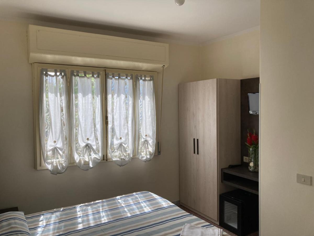 Hotel Verdesolemare Marina di Pietrasanta Ngoại thất bức ảnh