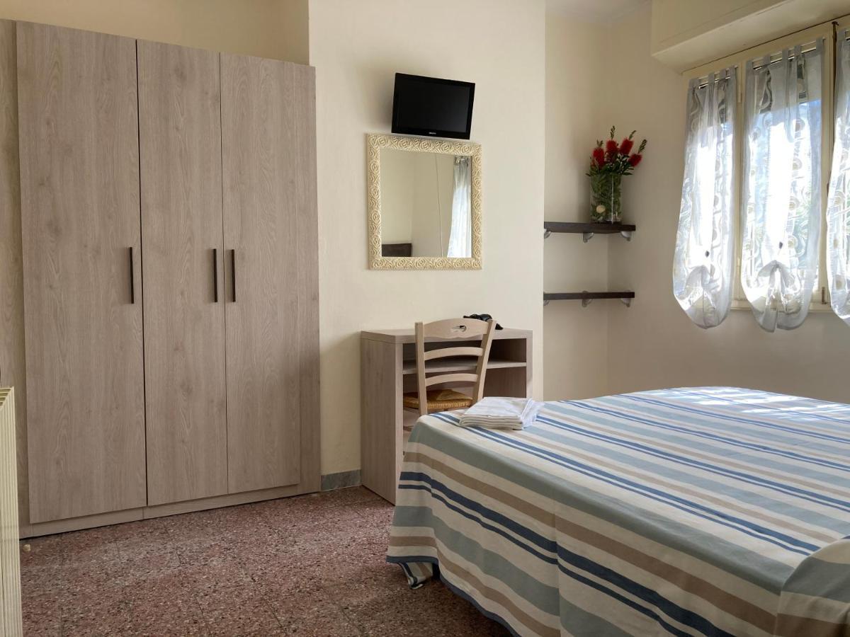 Hotel Verdesolemare Marina di Pietrasanta Ngoại thất bức ảnh