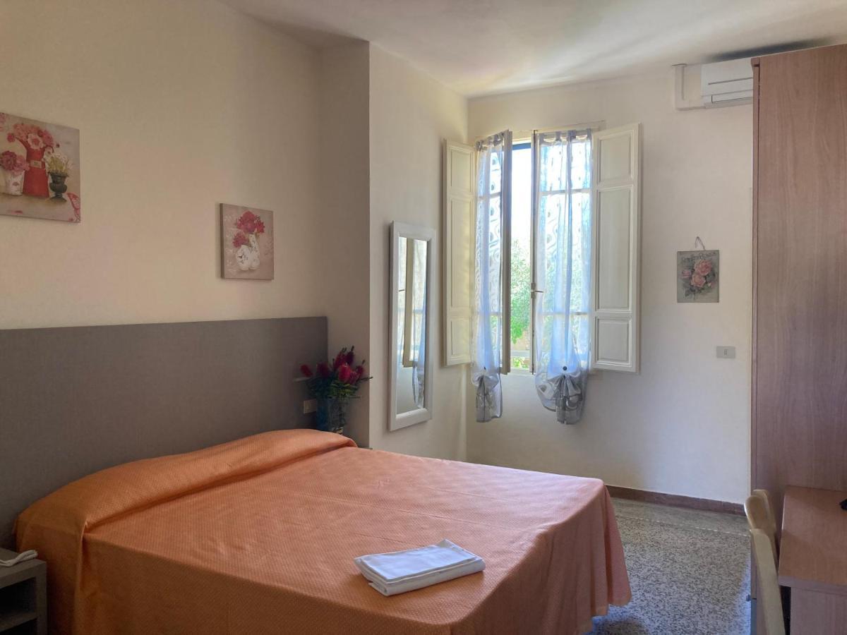 Hotel Verdesolemare Marina di Pietrasanta Ngoại thất bức ảnh