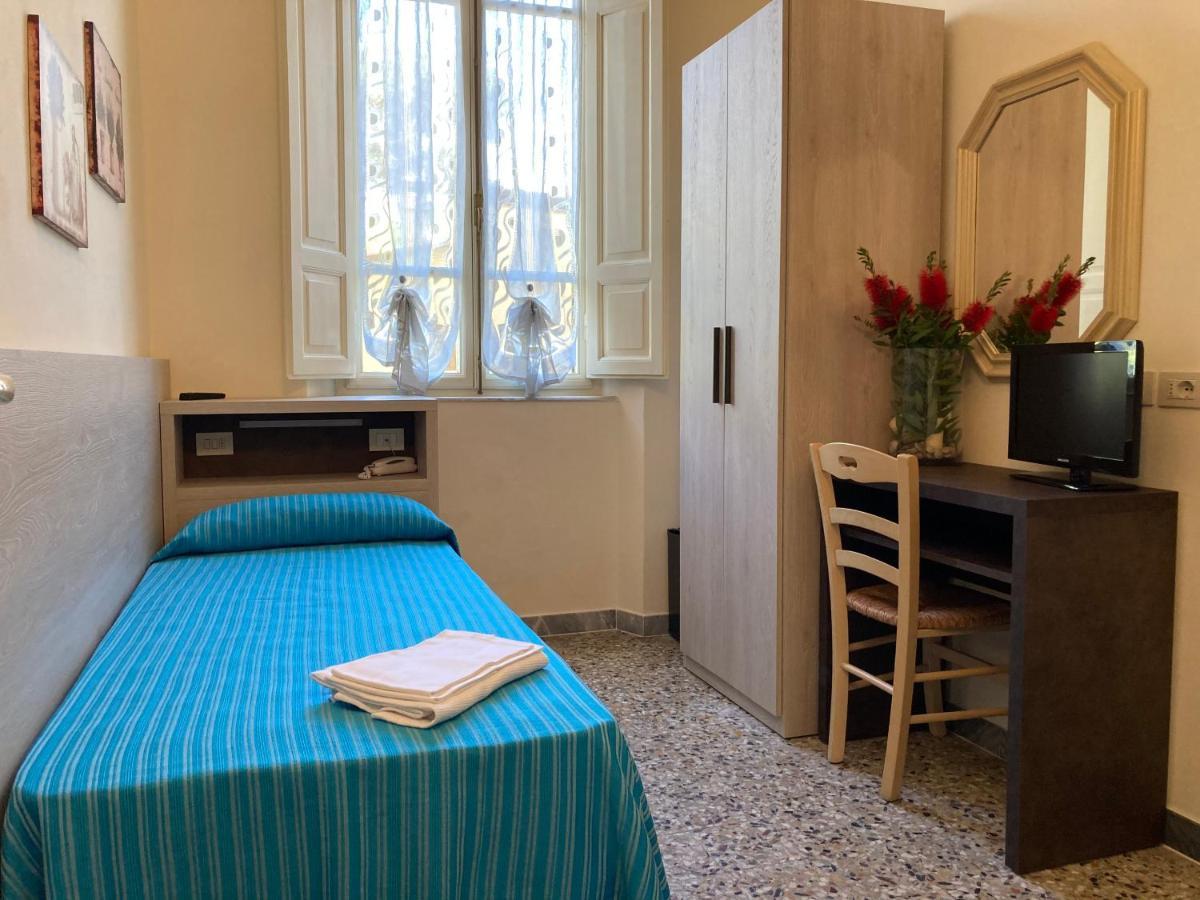 Hotel Verdesolemare Marina di Pietrasanta Ngoại thất bức ảnh