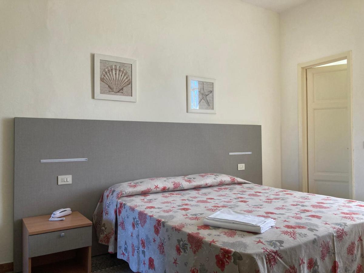 Hotel Verdesolemare Marina di Pietrasanta Ngoại thất bức ảnh