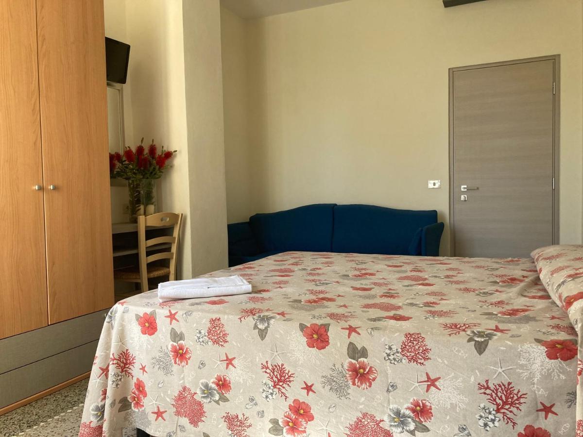 Hotel Verdesolemare Marina di Pietrasanta Ngoại thất bức ảnh